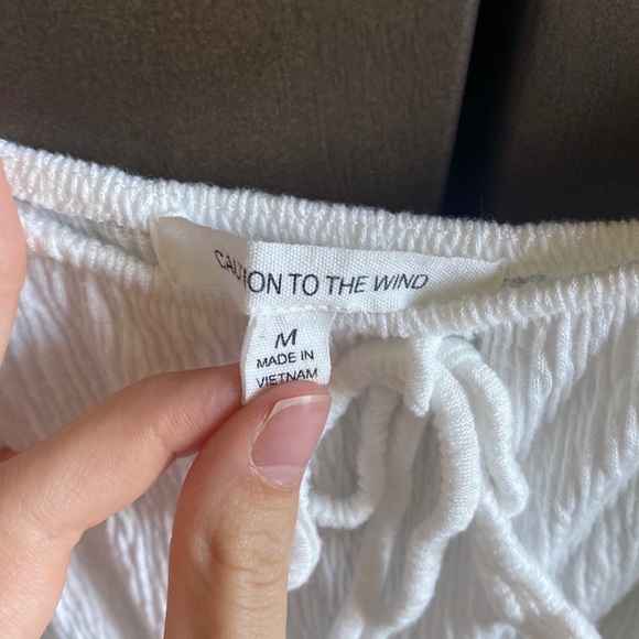 Caution to the wind blouse size M - Picture 4 of 4